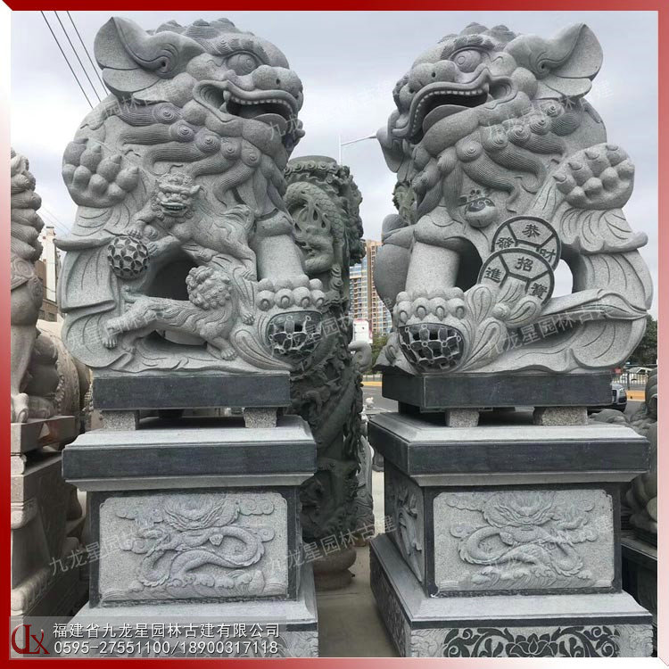 獻(xiàn)錢(qián)石獅子